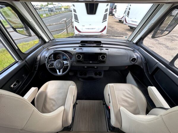 Autocaravana BURSTNER ELEGANCE I 910 - Imagen 8