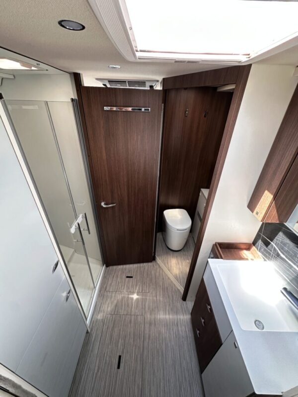 Autocaravana BURSTNER ELEGANCE I 910 - Imagen 15